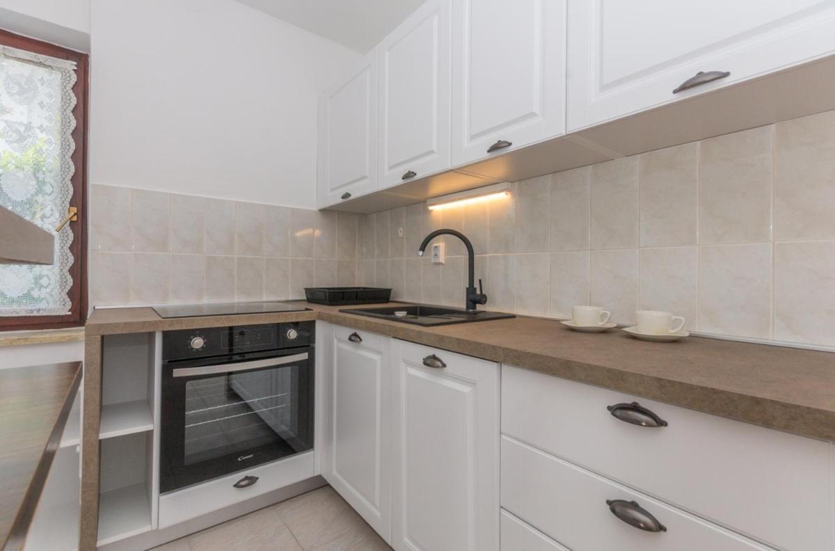 Apartment Domijan By El-Pi Tours نجيفيش المظهر الخارجي الصورة