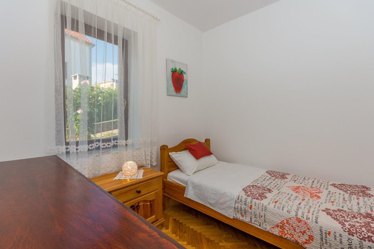 Apartment Domijan By El-Pi Tours نجيفيش المظهر الخارجي الصورة