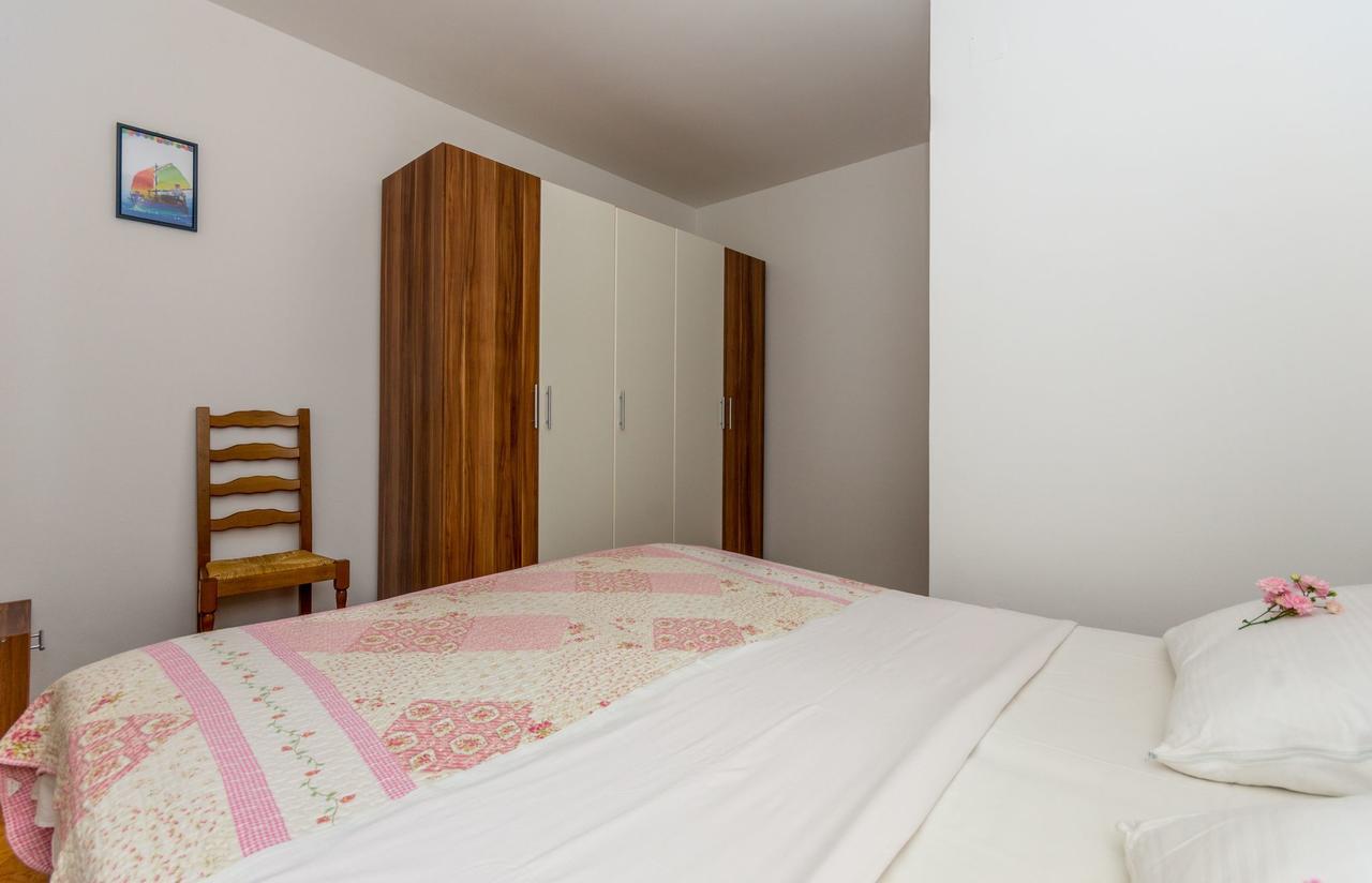 Apartment Domijan By El-Pi Tours نجيفيش المظهر الخارجي الصورة